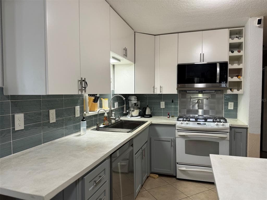 4351 37TH AVENUE, Street PETERSBURG, FL 33713 photo 4