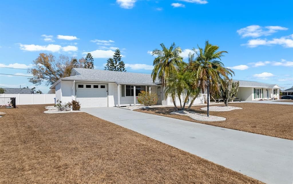 703 TORREY PINES AVENUE, SUN CITY CENTER, FL 33573 photo 4