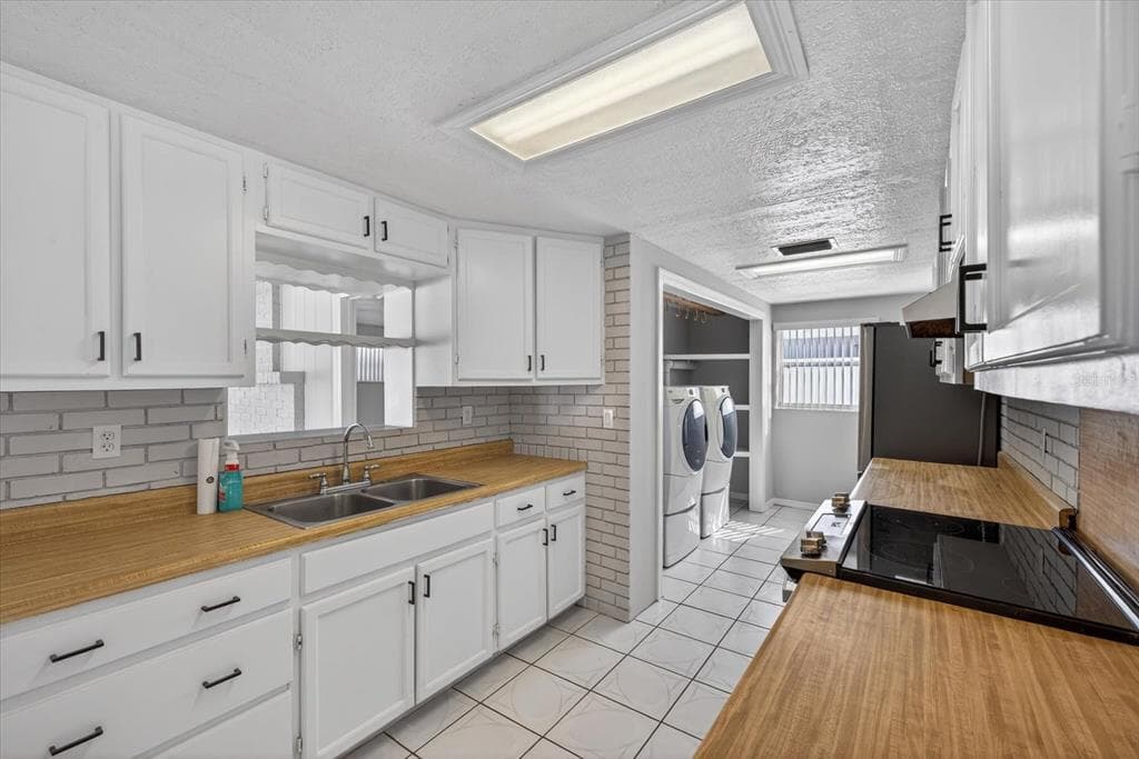 8634 VELVET Drive, PORT RICHEY, FL 34668 photo 3