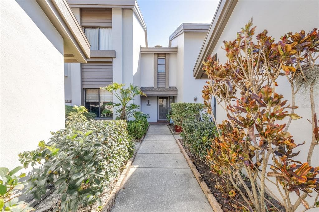 3008 LANDMARK BOULEVARD Unit 203, PALM HARBOR, FL 34684