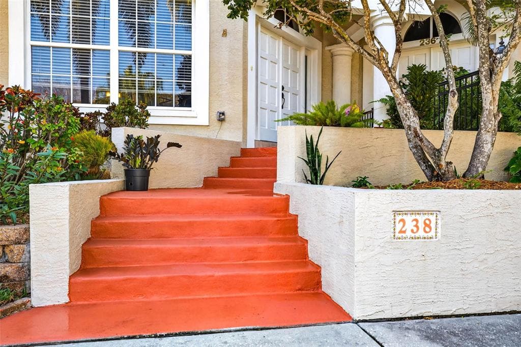 238 COLUMBIA DRIVE, TAMPA, FL 33606 photo 3