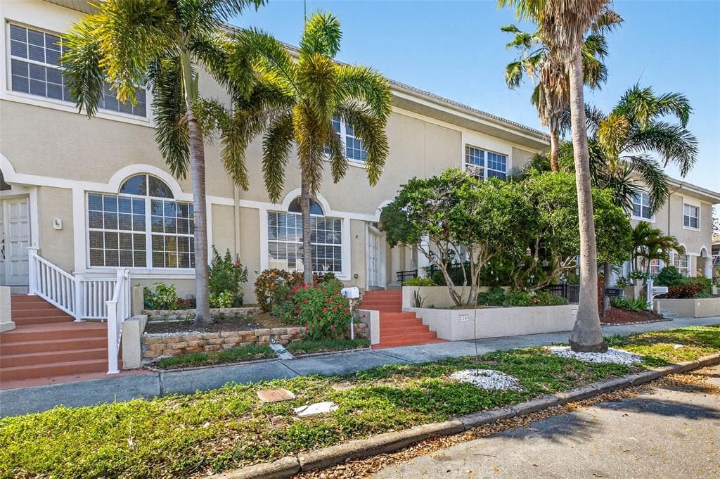 238 COLUMBIA DRIVE, TAMPA, FL 33606