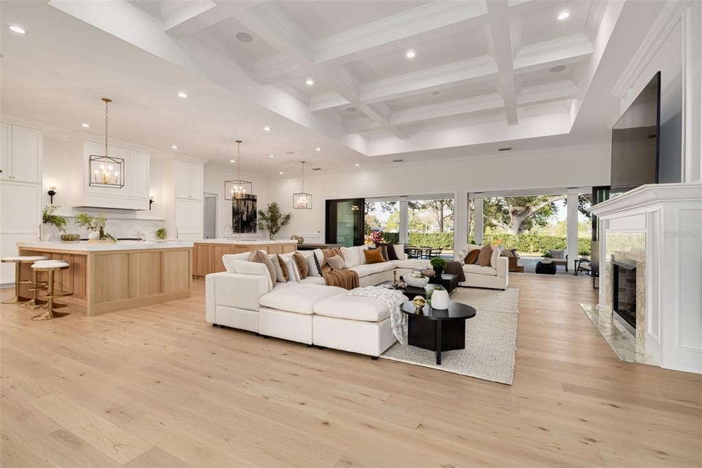 634 POINSETTIA Road, BELLEAIR, FL 33756 photo 5