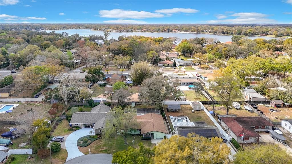 11328 OAKLEAF AVENUE, TAMPA, FL 33612 photo 4