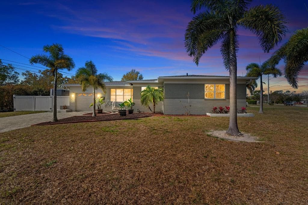 2990 37TH STREET, Street PETERSBURG, FL 33713