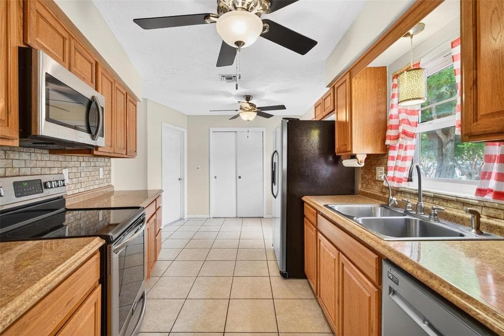 144 TALLEY Drive, PALM HARBOR, FL 34684 photo 5