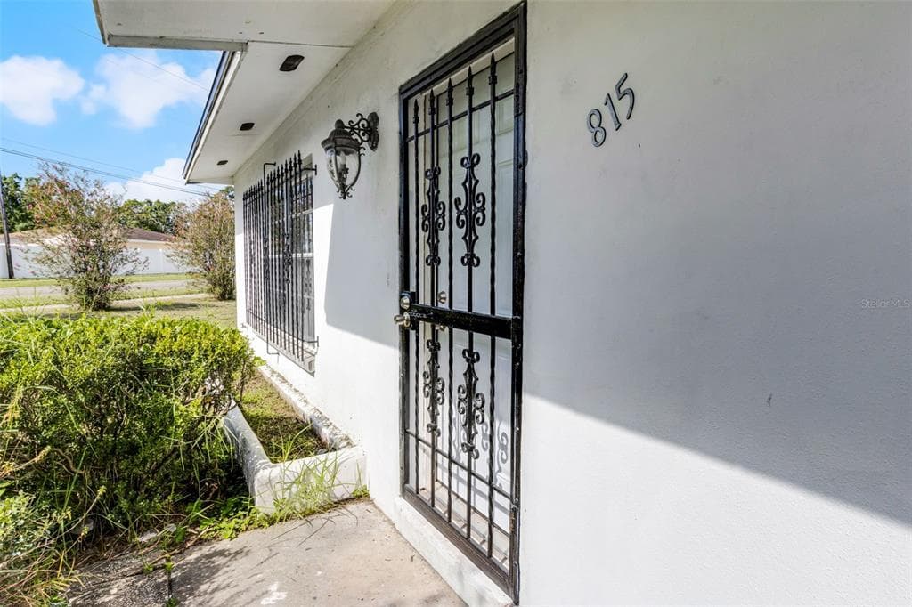 815 PAPAYA DRIVE, TAMPA, FL 33619 photo 4