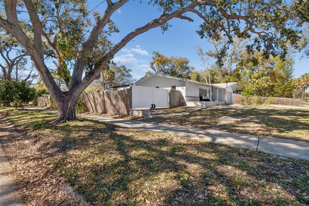 6695 CANTON STREET, Street PETERSBURG, FL 33712 photo 2