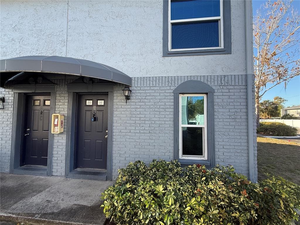 5120 TEMPLE HEIGHTS Road Unit D, TAMPA, FL 33617 photo 2