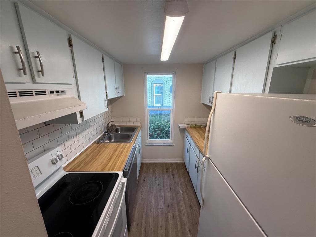 5120 TEMPLE HEIGHTS Road Unit D, TAMPA, FL 33617 photo 3