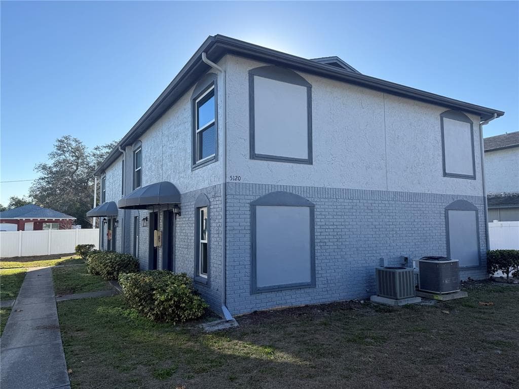 5120 TEMPLE HEIGHTS Road Unit D, TAMPA, FL 33617