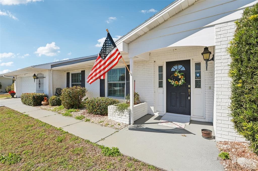 407 STONEHAM DRIVE, SUN CITY CENTER, FL 33573 photo 3