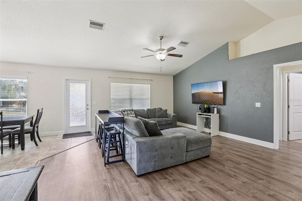 13076 NUSSER Avenue, WEEKI WACHEE, FL 34614 photo 3