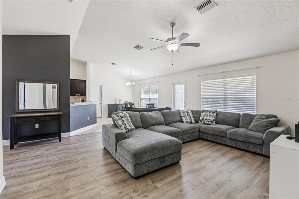 13076 NUSSER Avenue, WEEKI WACHEE, FL 34614 photo 5