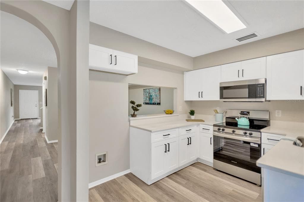 327 KENSINGTON LAKE CIRCLE, BRANDON, FL 33511 photo 3