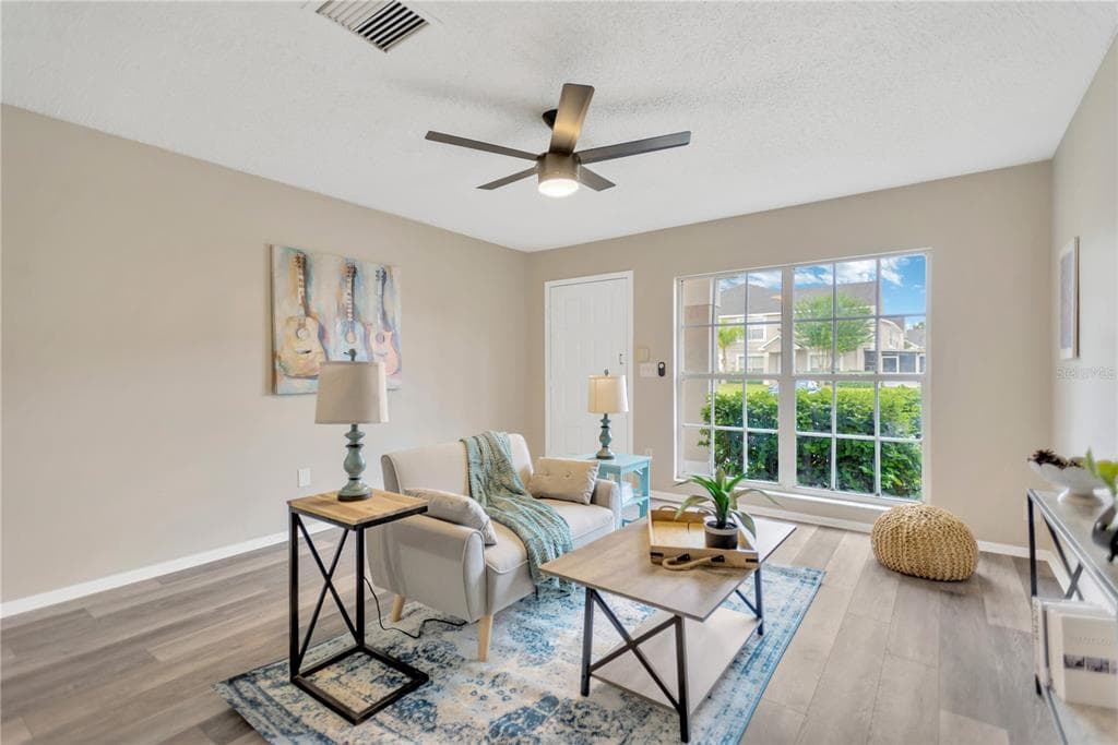 327 KENSINGTON LAKE CIRCLE, BRANDON, FL 33511 photo 4