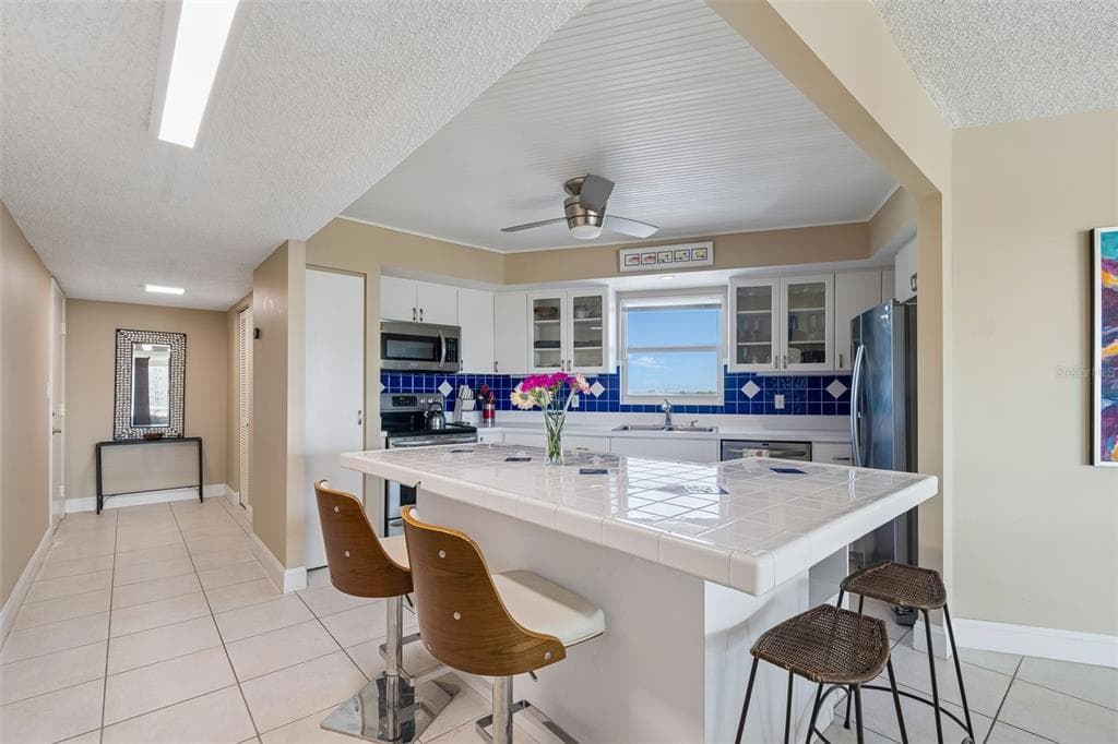 700 BEACH DRIVE Unit 701, Street PETERSBURG, FL 33701 photo 3