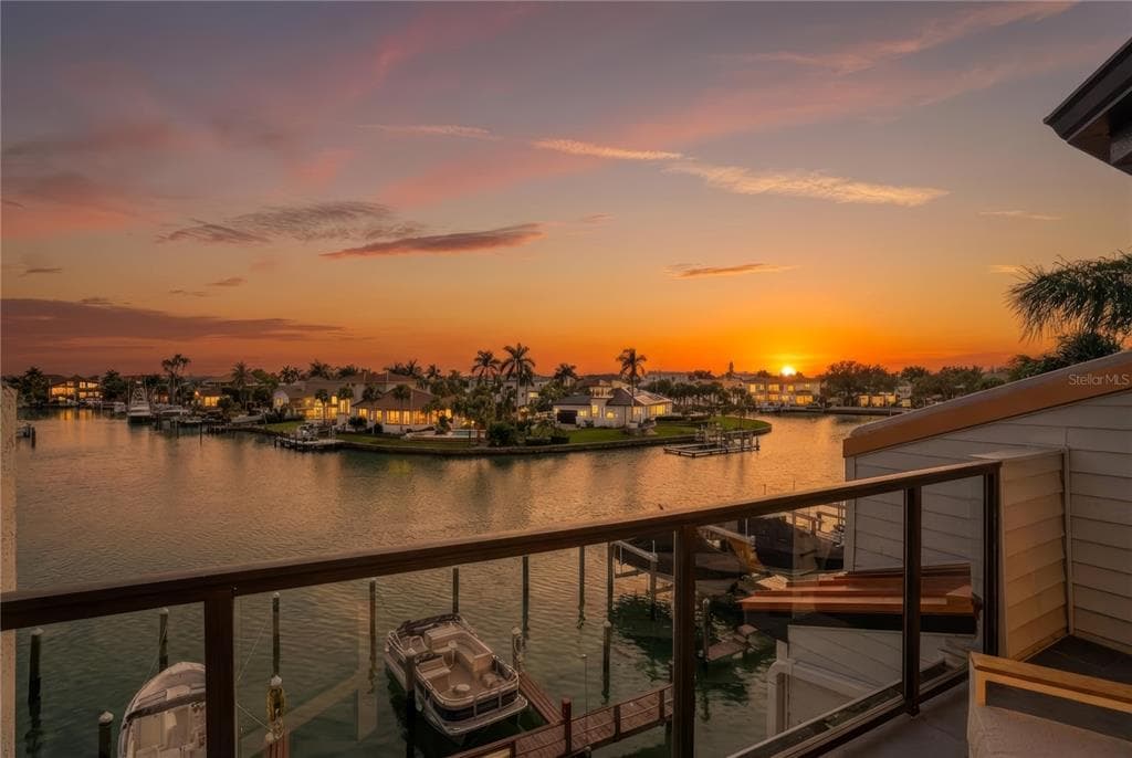 557 PINELLAS BAYWAY Unit 311, TIERRA VERDE, FL 33715