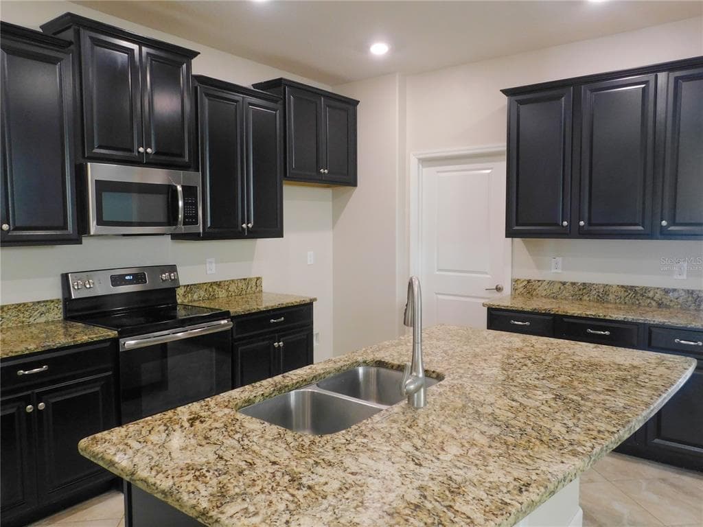 11723 WINTERSET COVE Drive, RIVERVIEW, FL 33579 photo 5