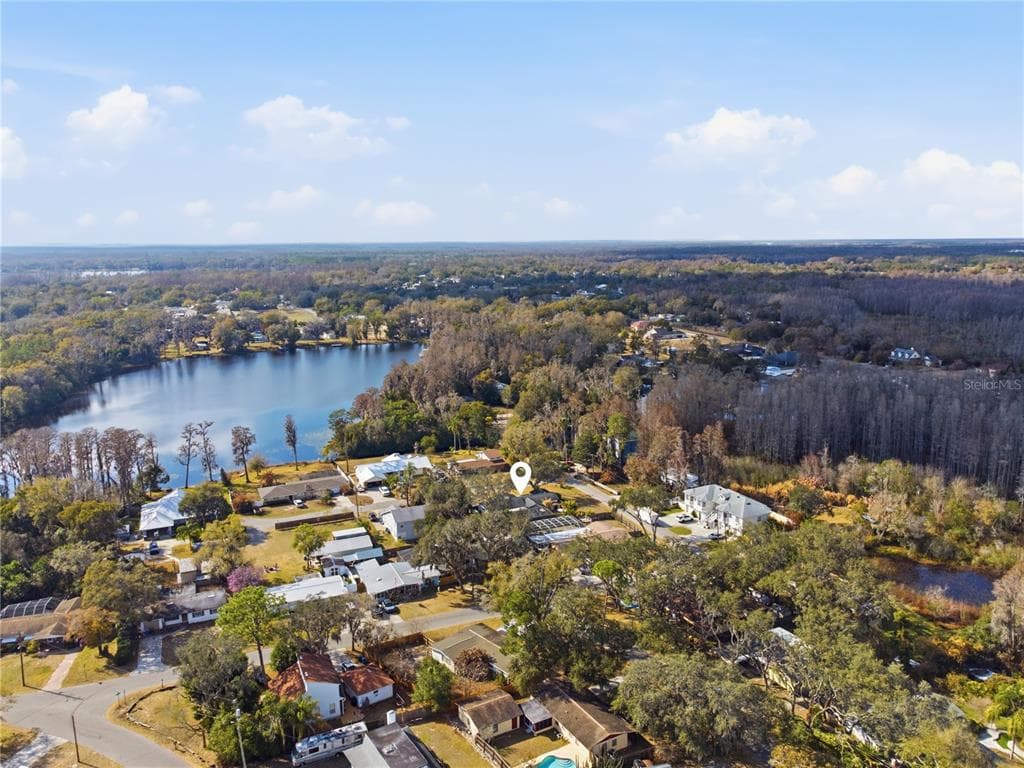 18709 LAKE COMMISTON DRIVE, LUTZ, FL 33549 photo 2