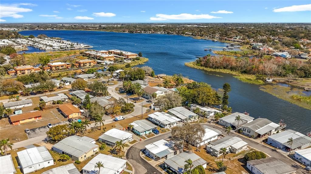 10101 LAKE Drive Unit 89, LARGO, FL 33773 photo 3