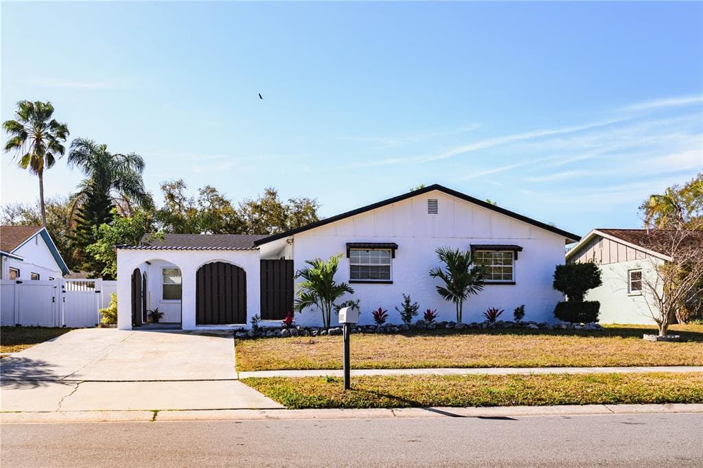 6910 DALKEITH Avenue, Street PETERSBURG, FL 33709 photo 3