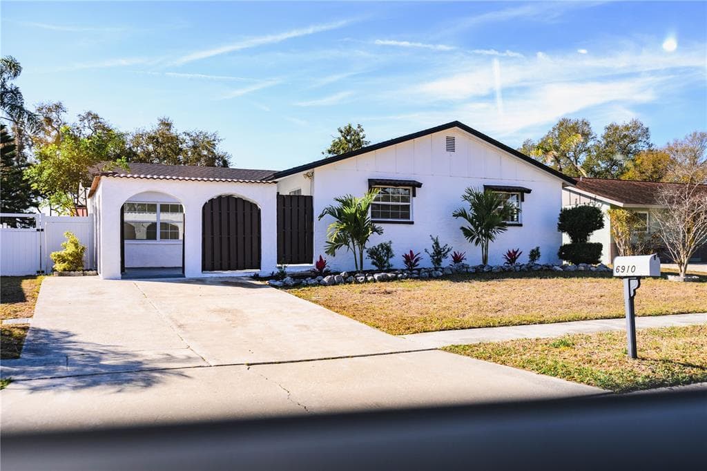 6910 DALKEITH Avenue, Street PETERSBURG, FL 33709