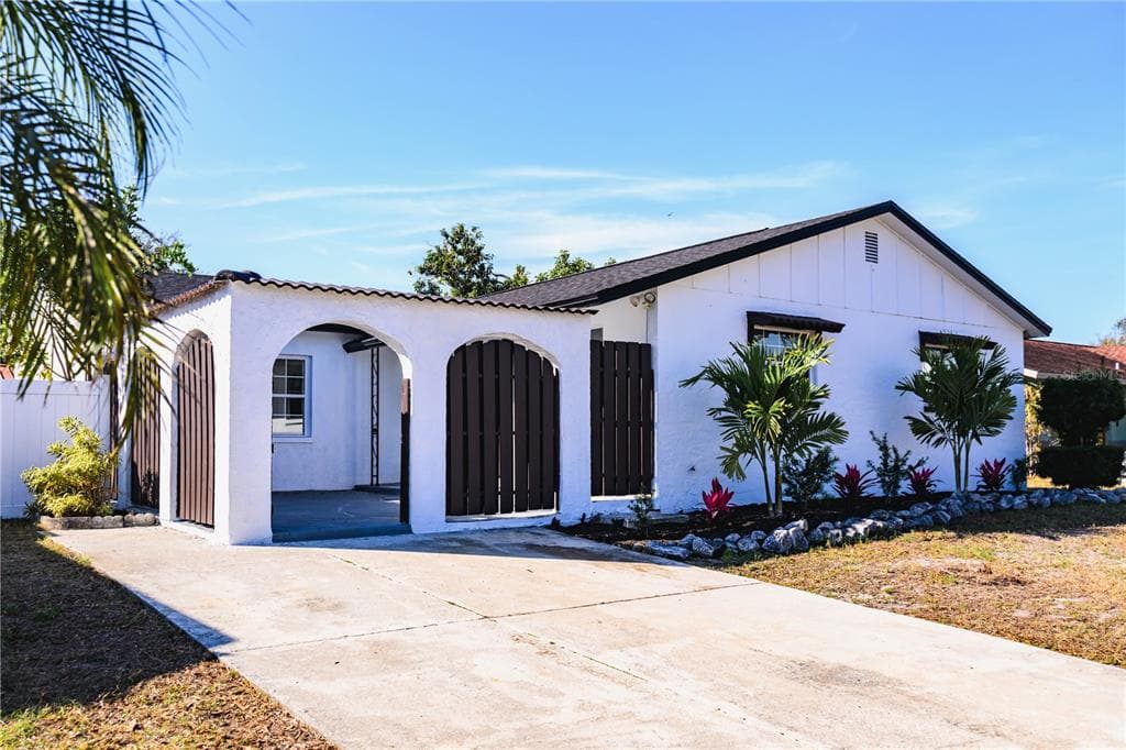 6910 DALKEITH Avenue, Street PETERSBURG, FL 33709 photo 5