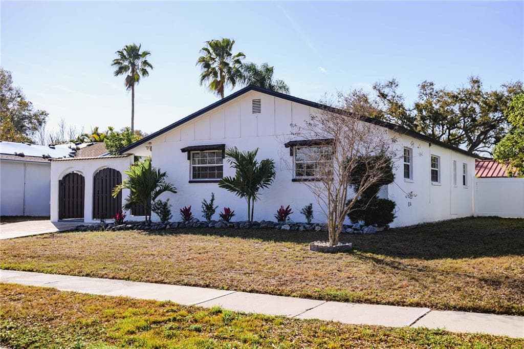 6910 DALKEITH Avenue, Street PETERSBURG, FL 33709 photo 4