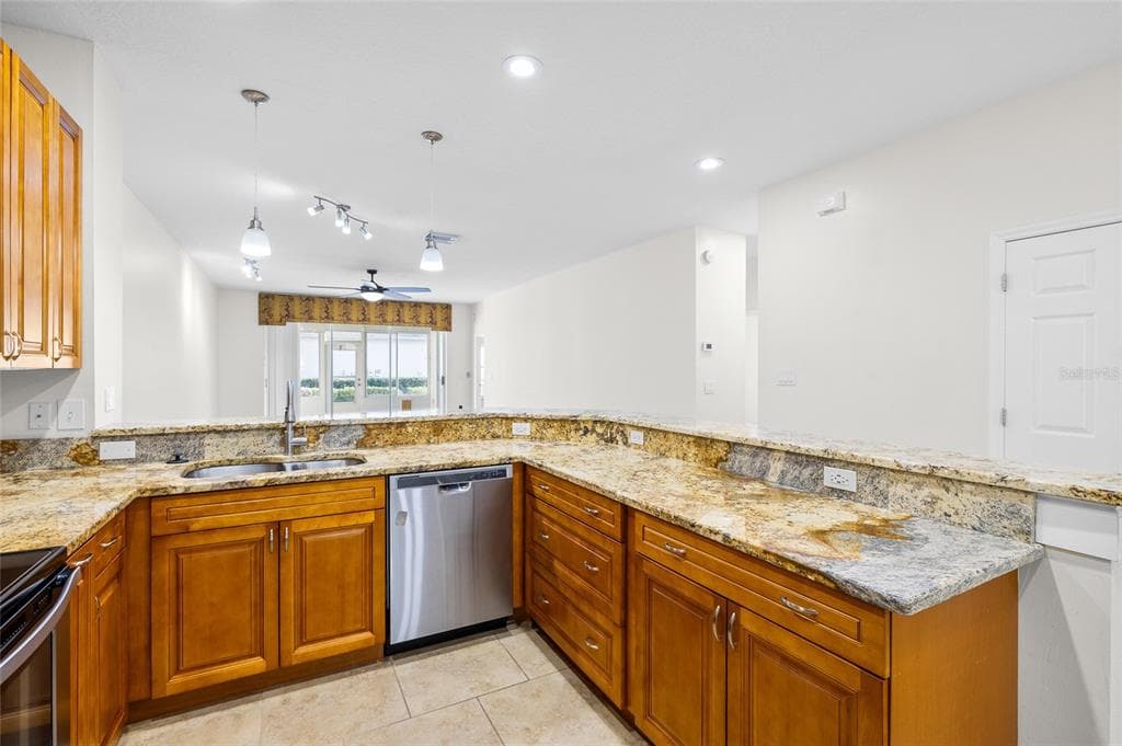 10422 MULLIGAN COURT, TAMPA, FL 33647 photo 5