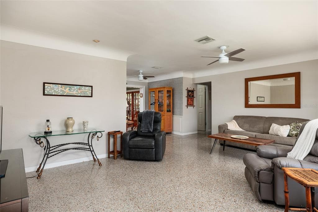 349 89TH Avenue, Street PETERSBURG, FL 33702 photo 4