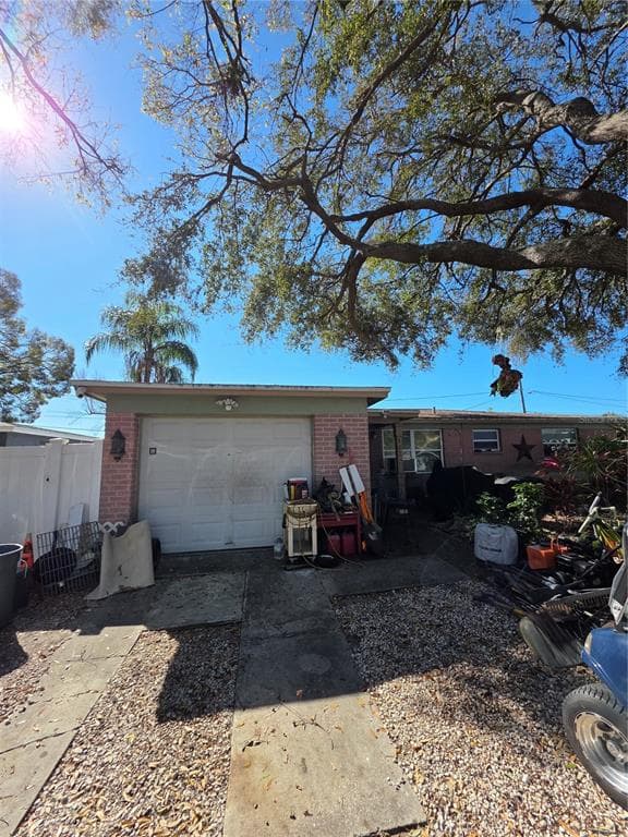 8672 78TH PLACE, SEMINOLE, FL 33777 photo 2