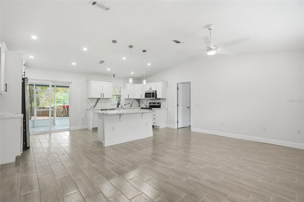 8165 RIDGE ROAD, WEEKI WACHEE, FL 34613 photo 2