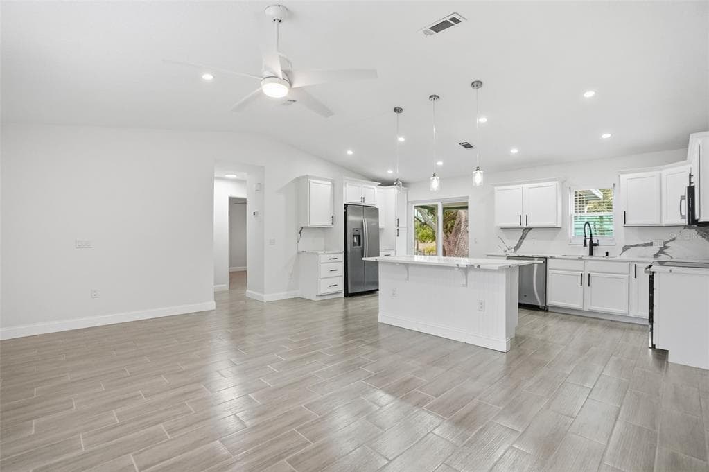 8165 RIDGE ROAD, WEEKI WACHEE, FL 34613 photo 3