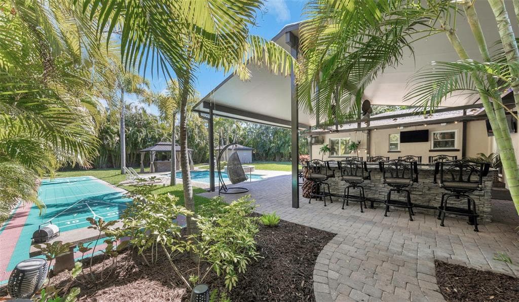 1437 COUNTRY CLUB Road N ROAD, Street PETERSBURG, FL 33710 photo 3