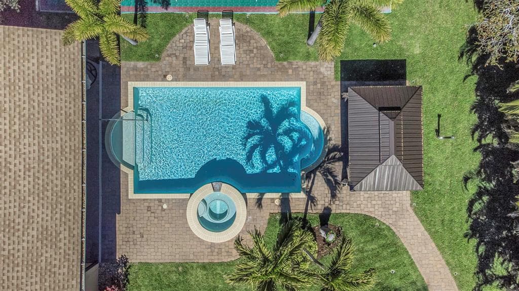 1437 COUNTRY CLUB Road N ROAD, Street PETERSBURG, FL 33710 photo 5