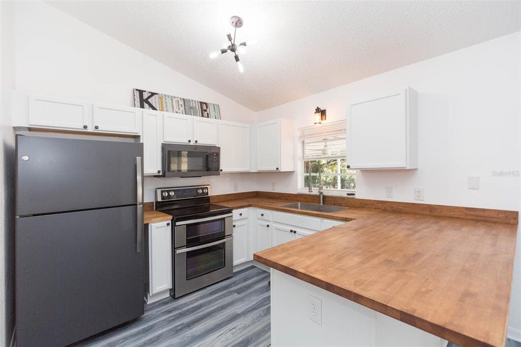 14567 PENNY LANE, DADE CITY, FL 33525 photo 3