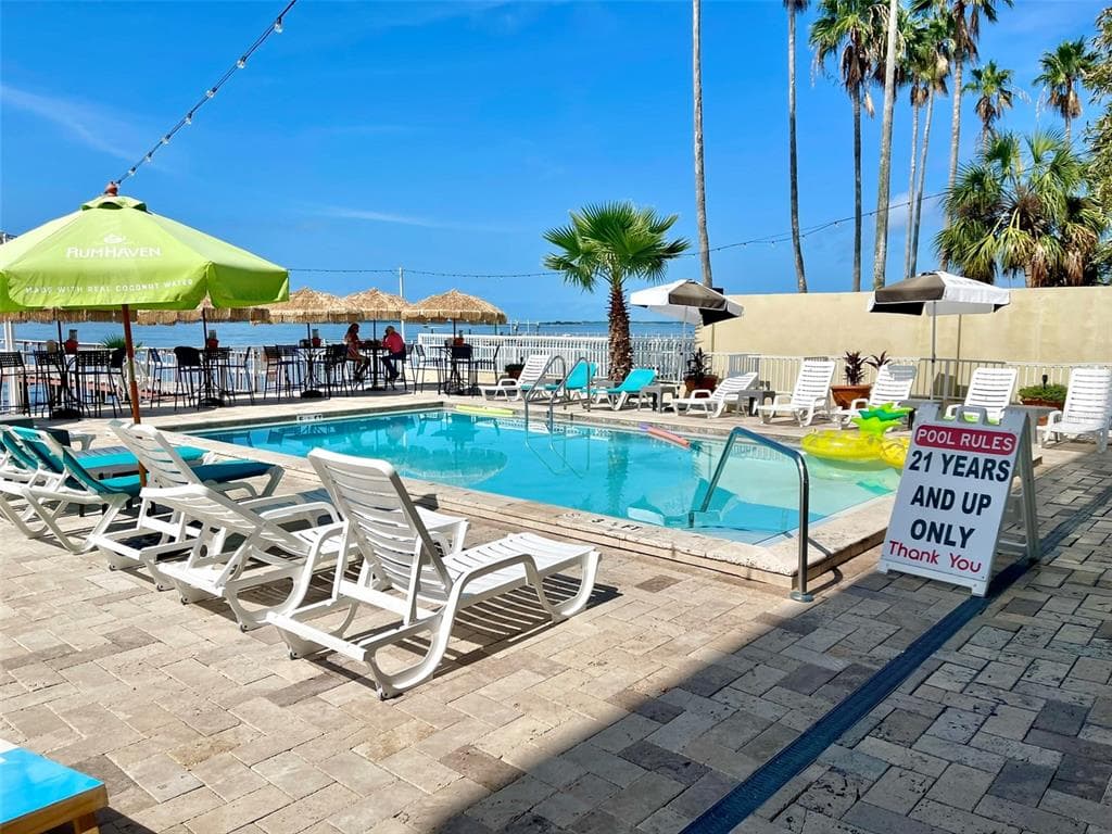 1420 BAYSHORE BOULEVARD Unit 403, DUNEDIN, FL 34698 photo 5