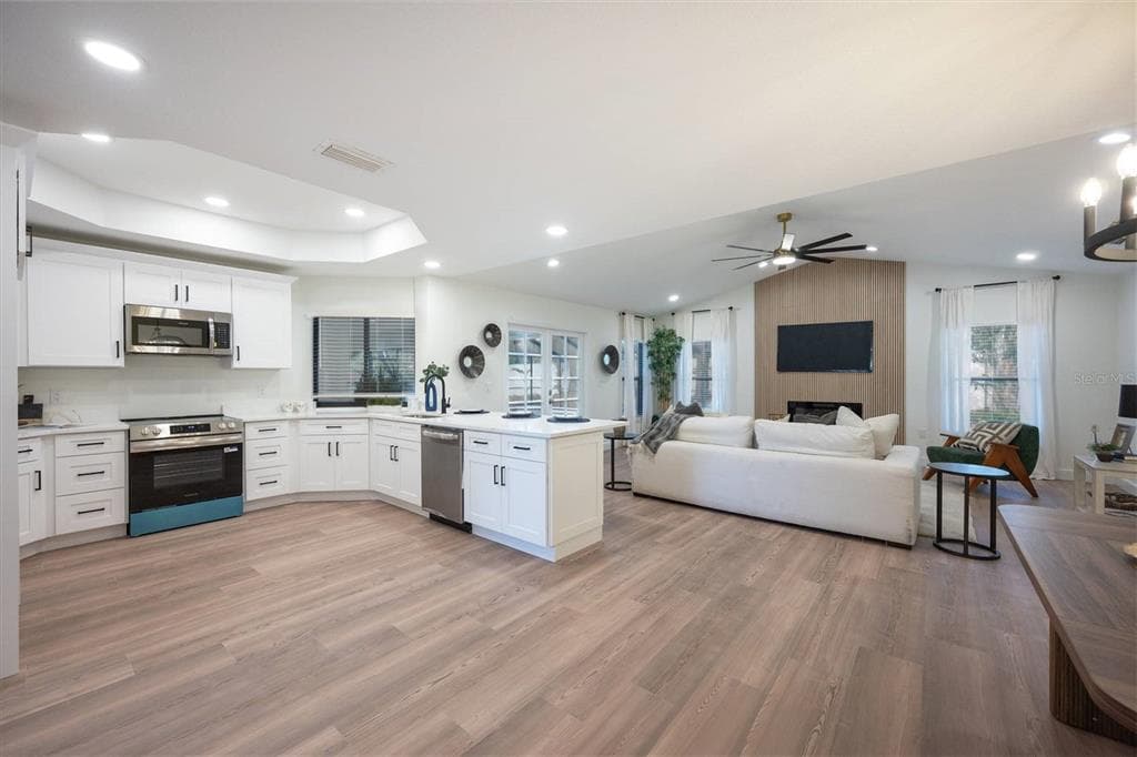 14817 FARNHAM WAY, TAMPA, FL 33624 photo 2