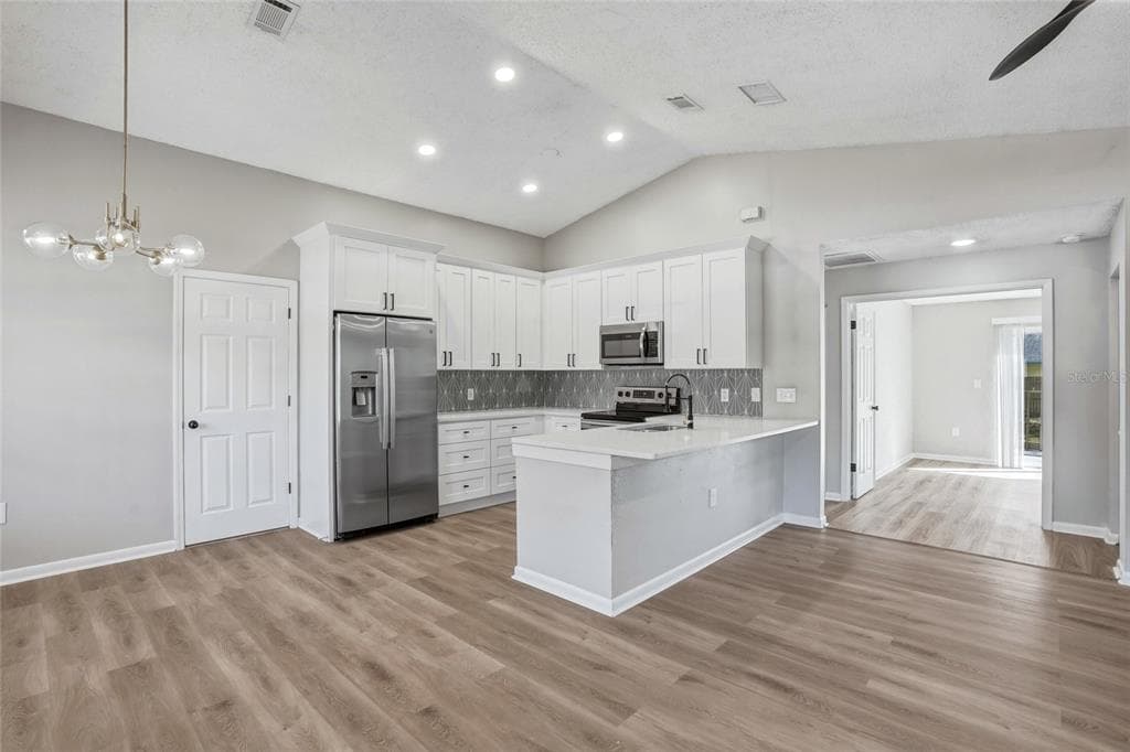 1945 OAK STREET, CLEARWATER, FL 33760 photo 3