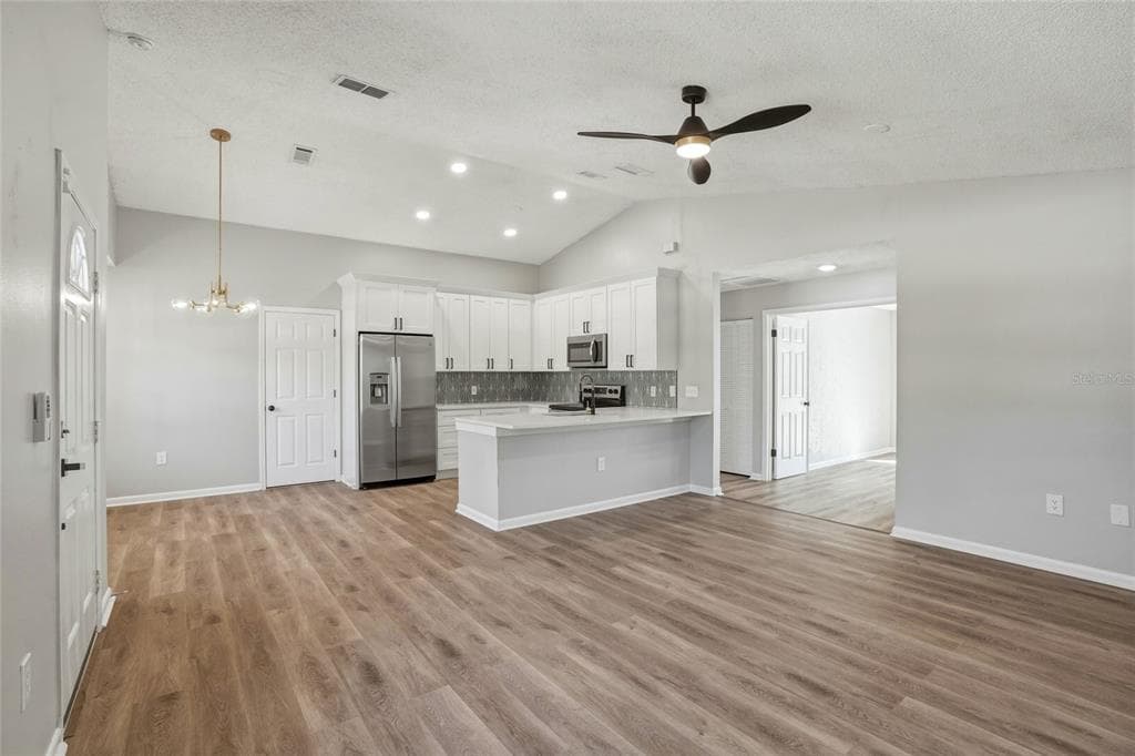 1945 OAK STREET, CLEARWATER, FL 33760 photo 4