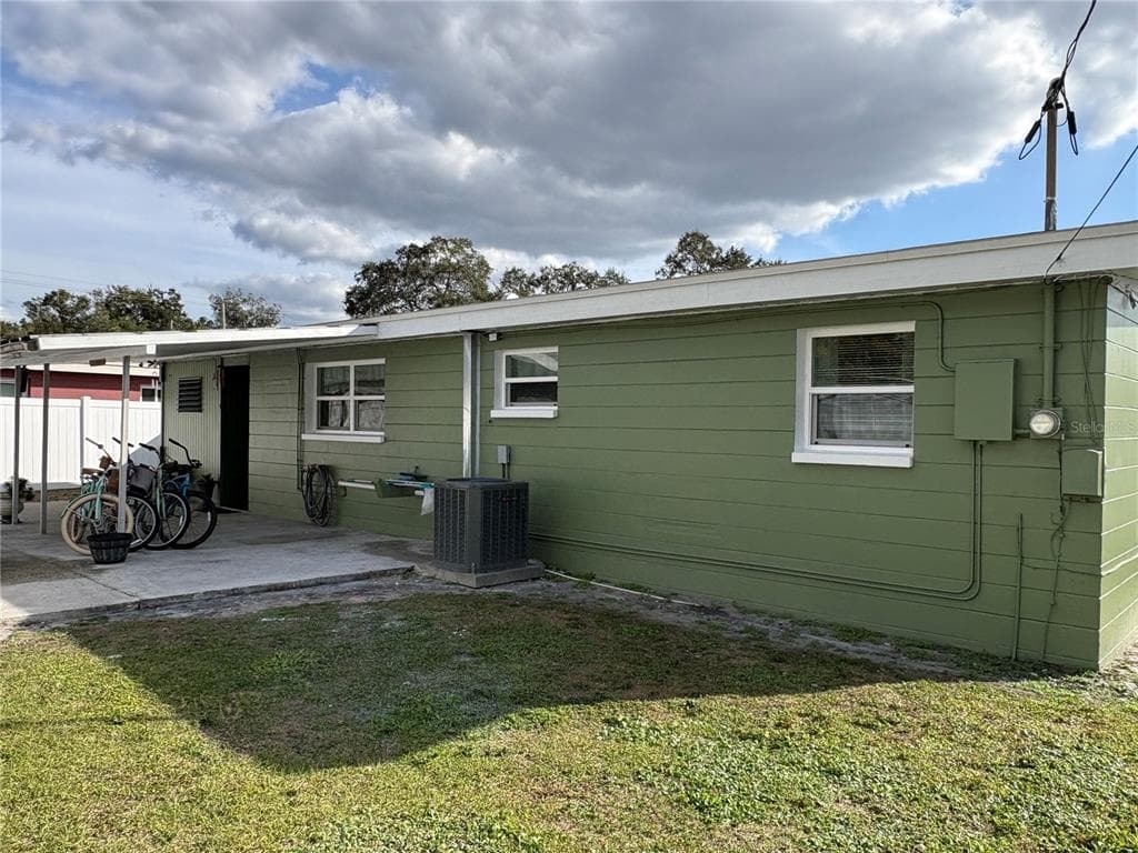 7702 PATRICIAN PLACE, TAMPA, FL 33619 photo 5