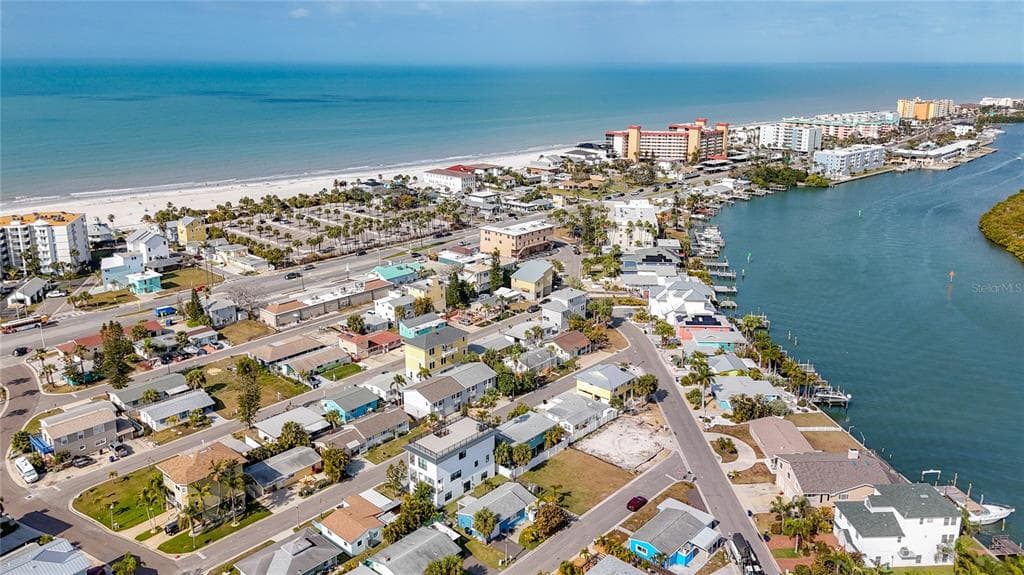 18012 4TH Street, REDINGTON SHORES, FL 33708 photo 4