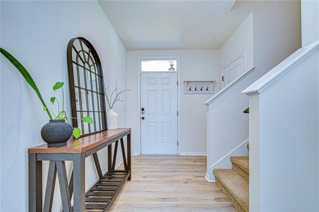 11019 LELAND GROVES Drive, RIVERVIEW, FL 33579 photo 2