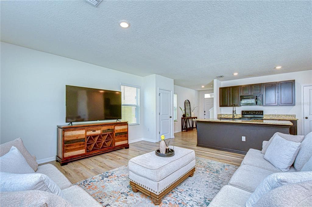 11019 LELAND GROVES Drive, RIVERVIEW, FL 33579 photo 4