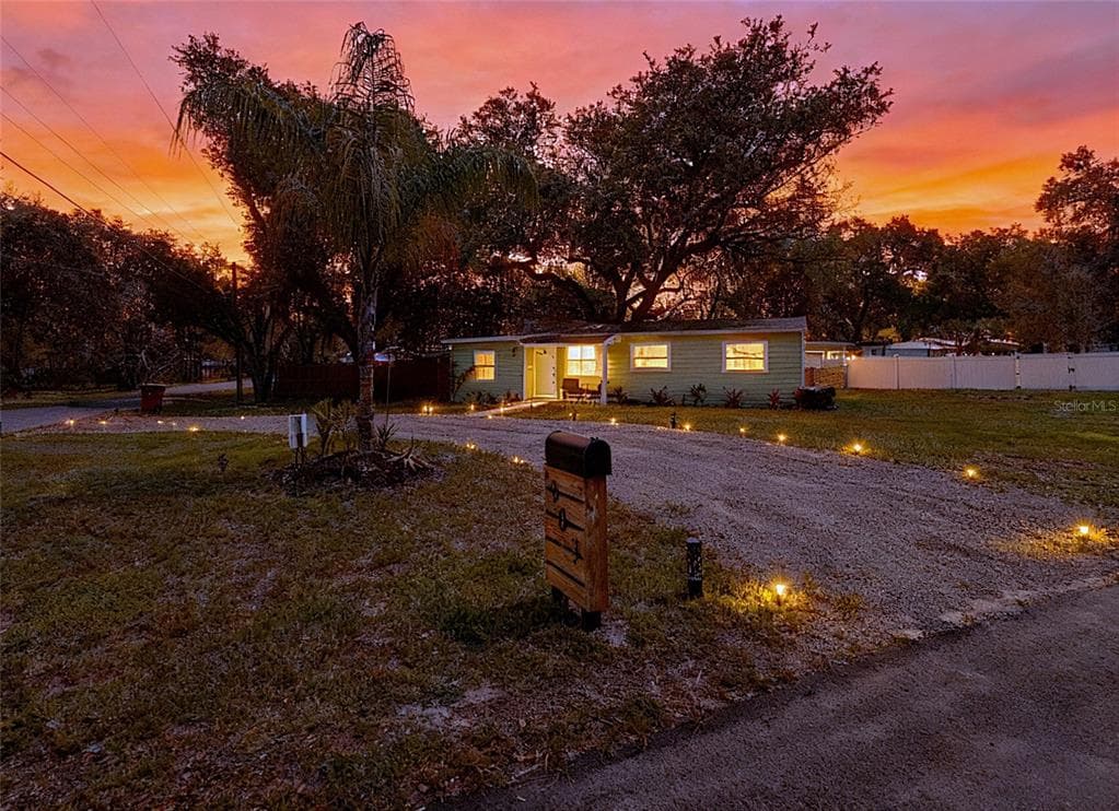 903 KING Street, PLANT CITY, FL 33563 photo 2