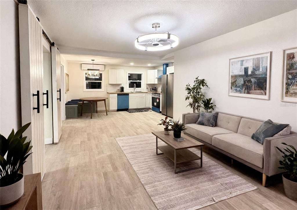 903 KING Street, PLANT CITY, FL 33563 photo 3