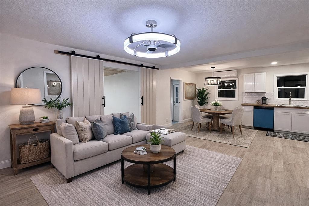 903 KING Street, PLANT CITY, FL 33563 photo 4