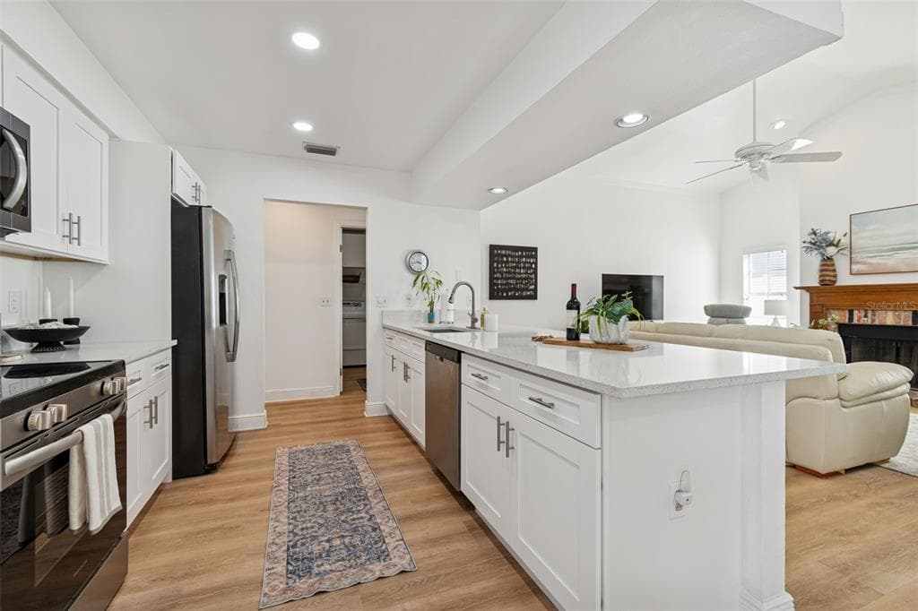 15830 GLENARN DRIVE, TAMPA, FL 33618 photo 3