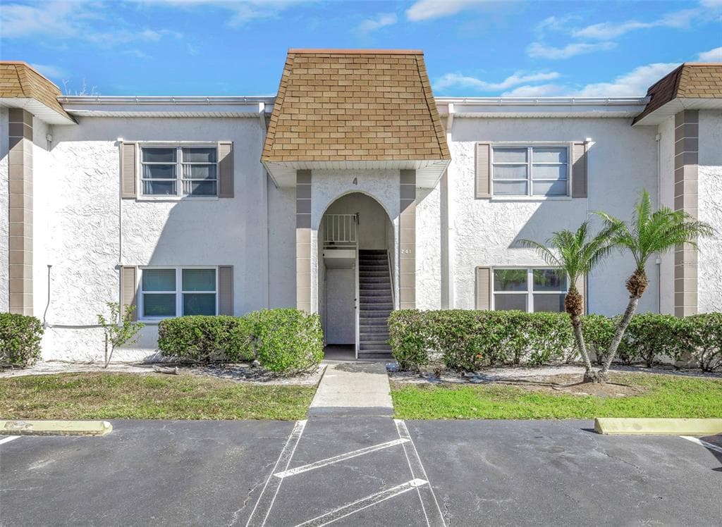 241 MCMULLEN BOOTH ROAD Unit 35, CLEARWATER, FL 33759 photo 2